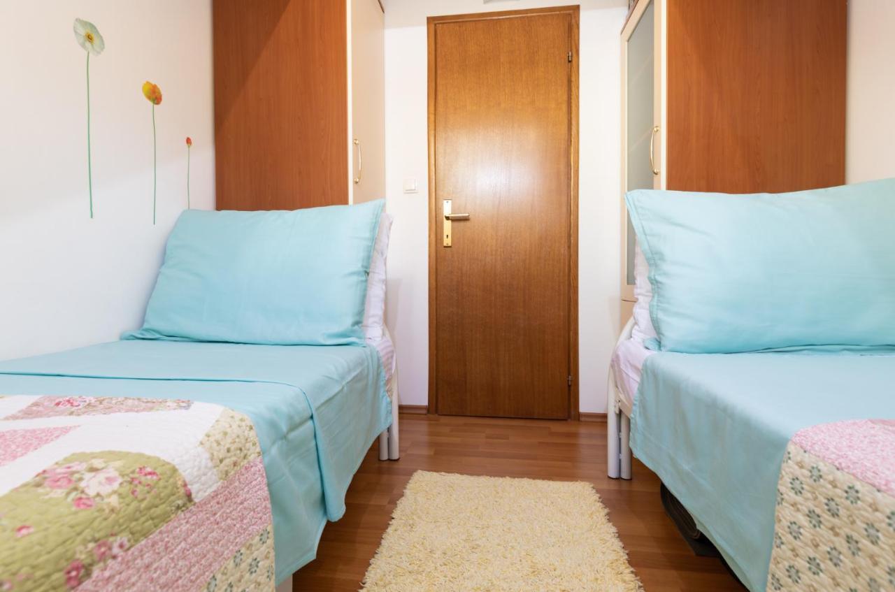 Apartman Monika 奥米什 外观 照片