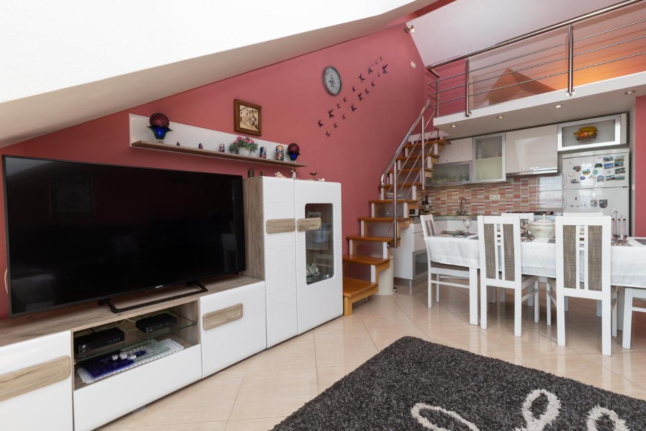 Apartman Monika 奥米什 外观 照片